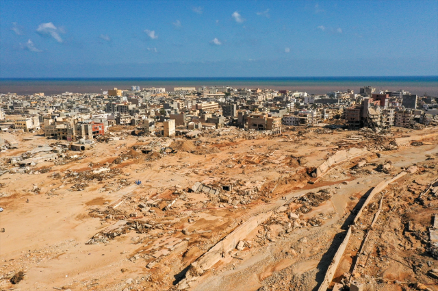 Libya'da 4 bin kişinin can verdiği sel felaketine ilişin 1 belediye başkanı ve 22 yetkili gözaltına alındı