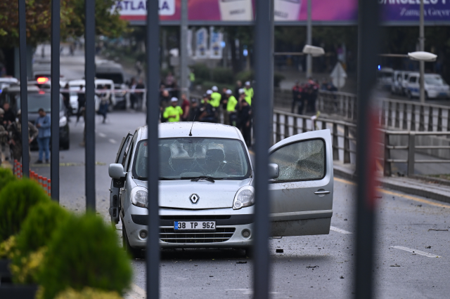 Ankara'da bombalı saldırı girişiminde bulunan teröristler, Kayseri'de bir veterineri öldürüp aracını gasp etmiş