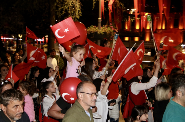 81 ilden görüntü yağıyor! Cumhuriyetin 100. yılı yurt genelinde coşkuyla kutlanıyor