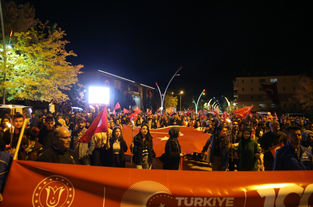 81 ilden görüntü yağıyor! Cumhuriyetin 100. yılı yurt genelinde coşkuyla kutlanıyor