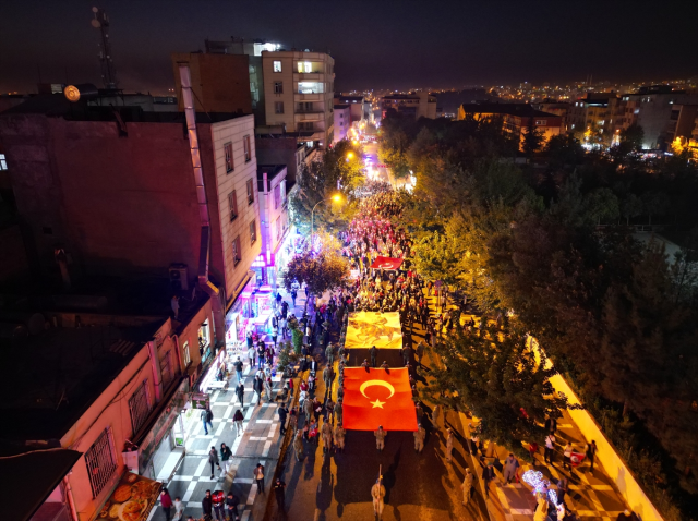 81 ilden görüntü yağıyor! Cumhuriyetin 100. yılı yurt genelinde coşkuyla kutlanıyor