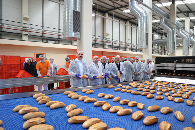 Konya Büyükşehir Belediyesi Fenni Fırın Ekmek Fabrikası açıldı