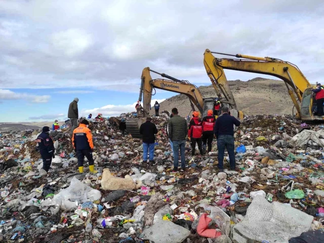 Geri dönüşüm tesisinde kaybolan işçinin cesedi, tonlarca çöpün altında bulundu