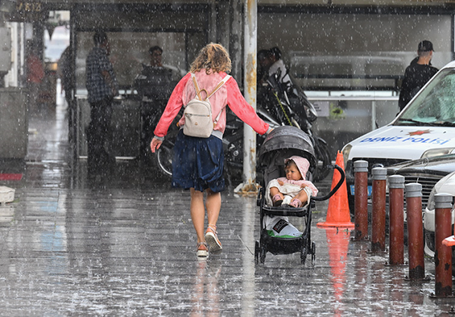 Meteoroloji'den aralarında İstanbul, Ankara ve İzmir'in de olduğu 72 il için sarı ve turuncu kodlu uyarı