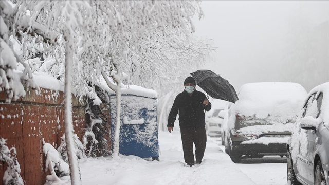 Meteoroloji'den aralarında İstanbul, Ankara ve İzmir'in de olduğu 72 il için sarı ve turuncu kodlu uyarı