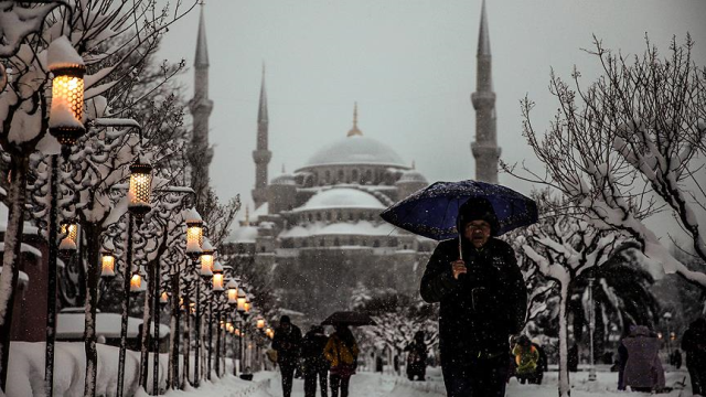 Meteoroloji'den aralarında İstanbul, Ankara ve İzmir'in de olduğu 72 il için sarı ve turuncu kodlu uyarı