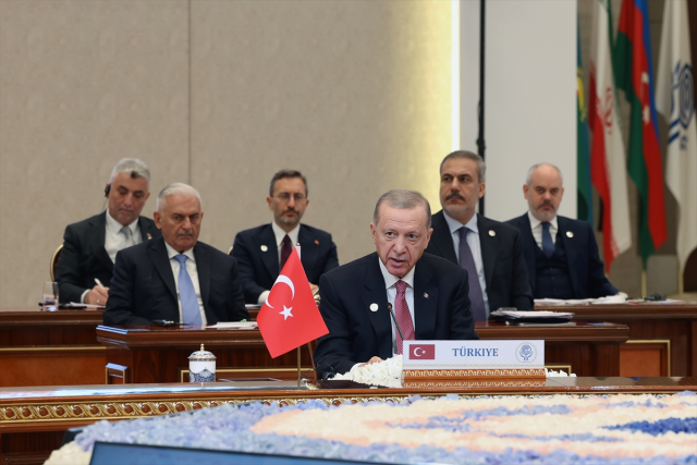 Cumhurbaşkanı Erdoğan: AYM arka arkaya yanlışlar yapıyor, Yargıtay'ın kararı asla bir kenara atılamaz