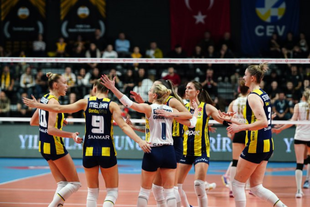 Dev seri sona erdi! Fenerbahçe Opet, derbide VakıfBank'ı 3-1 yendi