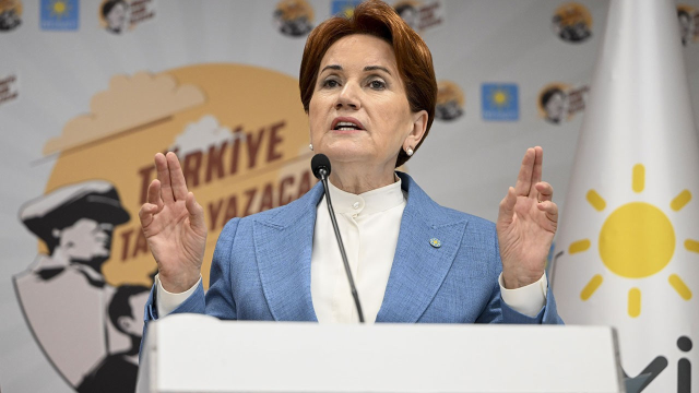 İYİ Partili Dikbayır: Seçim kampanyasını yürüten Akşener'in oğlu, elinde poşetle para dağıttı