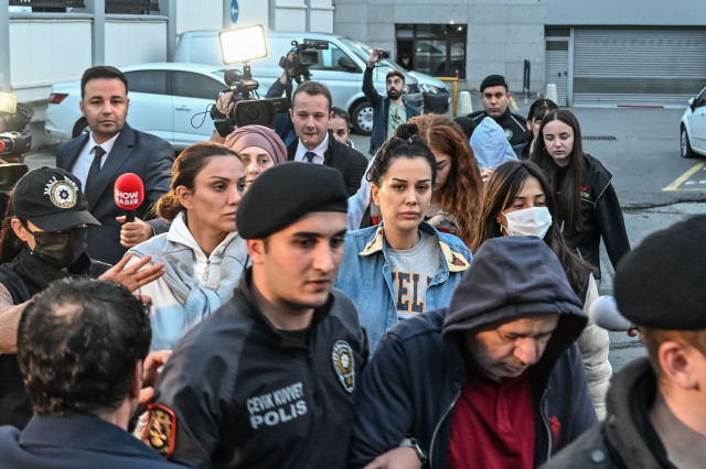 Sağlık kontrolüne getirilen Dilan Polat ve Sıla Doğu suçlamaları reddetti