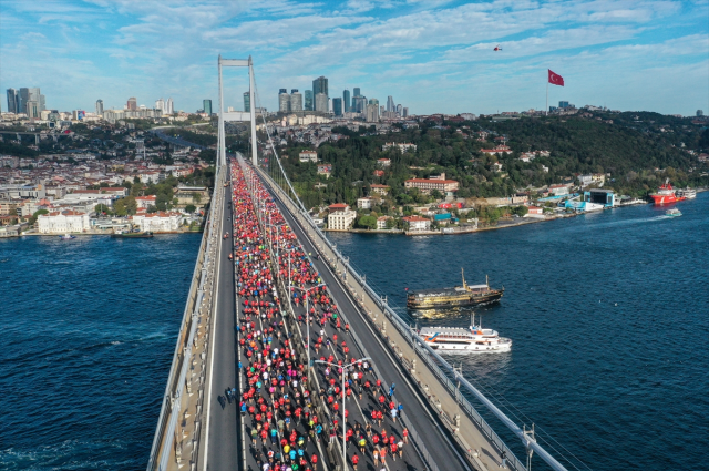 Son Dakika: 45. İstanbul Maratonu'nda Kenyalılar ipi göğüsledi! İşte kazandıkları para ödülü