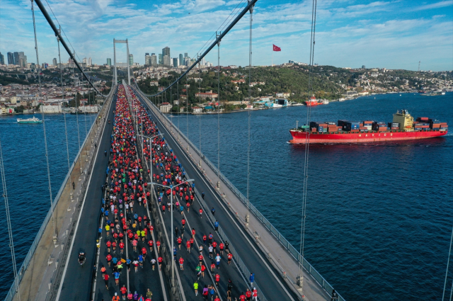 Son Dakika: 45. İstanbul Maratonu'nda Kenyalılar ipi göğüsledi! İşte kazandıkları para ödülü