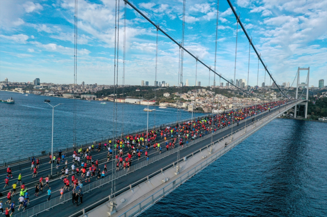 Son Dakika: 45. İstanbul Maratonu'nda Kenyalılar ipi göğüsledi! İşte kazandıkları para ödülü