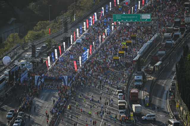 Son Dakika: 45. İstanbul Maratonu'nda Kenyalılar ipi göğüsledi! İşte kazandıkları para ödülü