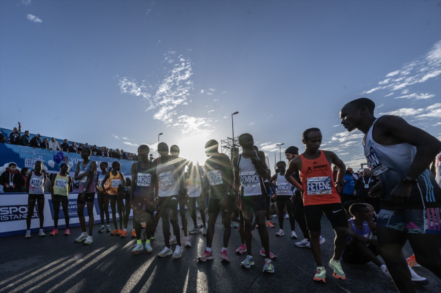 Son Dakika: 45. İstanbul Maratonu'nda Kenyalılar ipi göğüsledi! İşte kazandıkları para ödülü