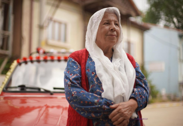 78 yaşındaki oyuncu Zerrin Sümer, 22 yıllık sevgilisiyle aylar önce evlendiğini itiraf etti