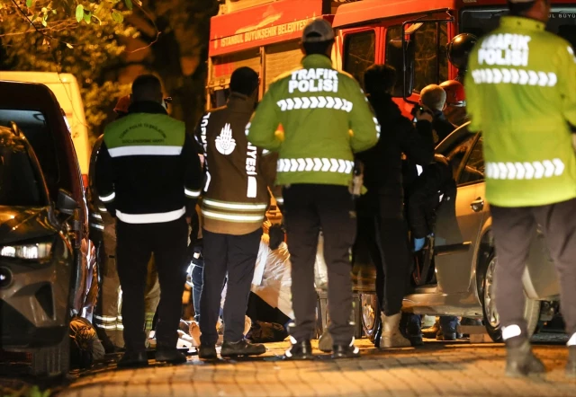 Üsküdar'da el frenini çekmeden indiği otomobilin altında kalan sürücü hayatını kaybetti