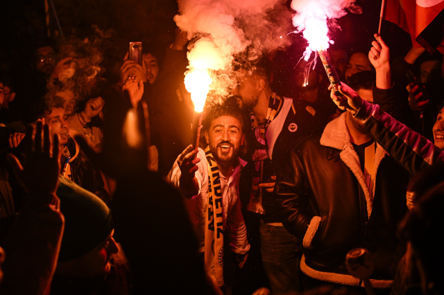 Suudi Arabistan'daki Süper Kupa finalinin iptal olmasının ardından yola çıkan Galatasaray ve Fenerbahçe yurda döndü