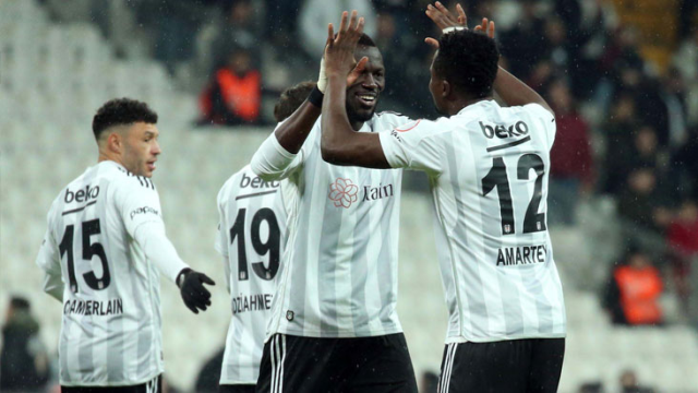 Beşiktaş'ta deprem! Yıldız futbolcu Alanyaspor maçında sakatlandı