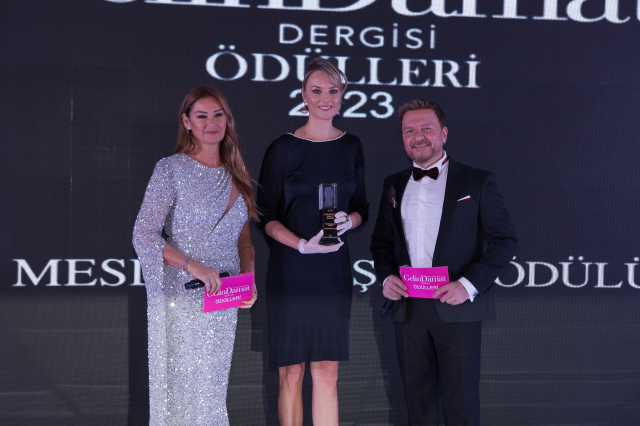 Gelin Damat Dergisi'nden 20. yıla özel muhteşem bir ödül töreni