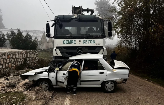 Beton mikseri otomobili ezdi, anne ve oğlu yaşamını yitirdi