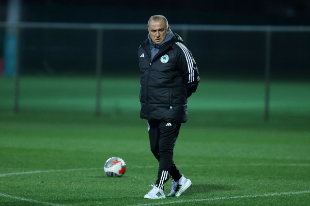 Herkes aynı noktaya dikkat çekti! Fatih Terim, Panathinaikos'ta ilk antrenmanına çıktı