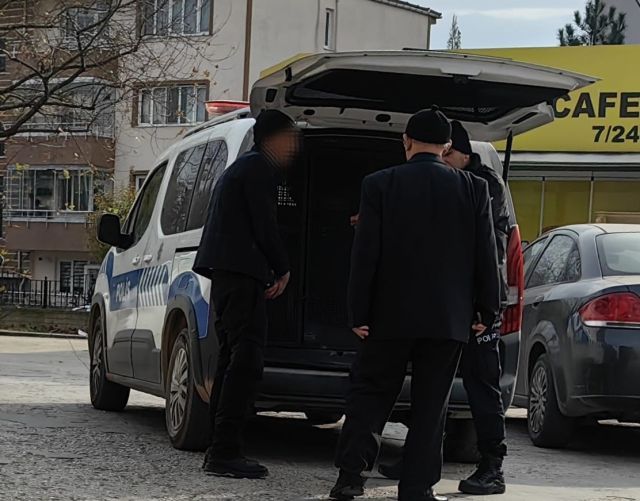 Babasının evindeki eşyaları izinsiz satınca gözaltına alındı