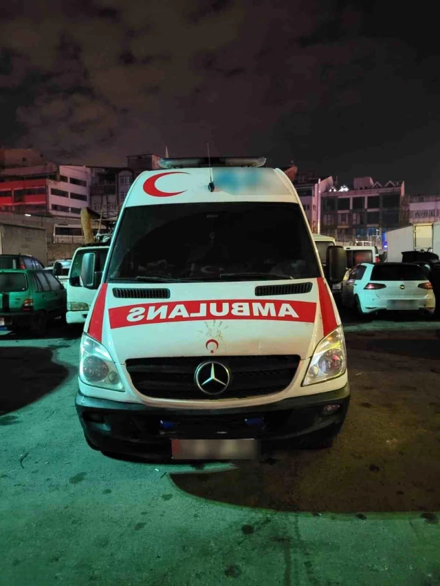 Ambulansla uyuşturucu sevkiyatı! Ekipler, zehir tacirlerini suçüstü yakaladı