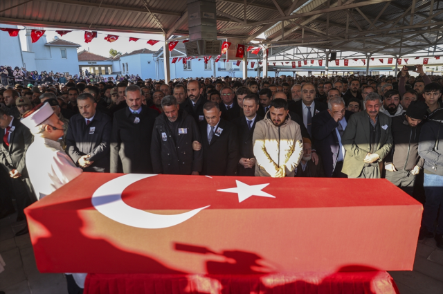 Pençe-Kilit Harekatı'nda şehit olan askerlerimiz son yolculuklarına uğurlandı