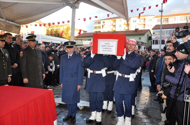 Pençe-Kilit Harekatı'nda şehit olan askerlerimiz son yolculuklarına uğurlandı