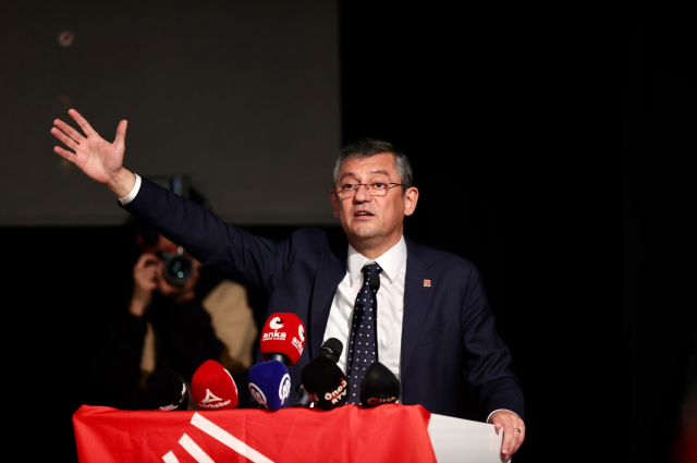 Özgür Özel'den eleştirilere yanıt: Her partiyle ne kadar ilişkimiz varsa DEM'le de o kadar var