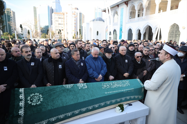 Eski MİT'çi Mehmet Eymür'ün cenazesine Alaattin Çakıcı ve Sedat Peker çelenk gönderdi