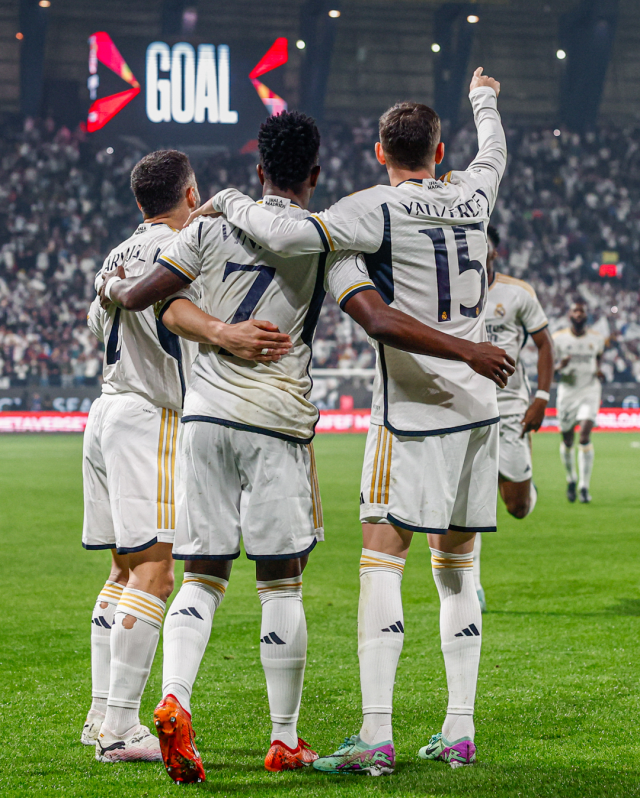 Vinicius hat-trick yaptı! Real Madrid Süper Kupa'yı kaldırdı