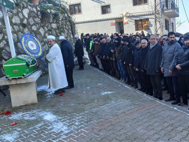 Şehit kızı Nazlı Hilal Yalman evinde çıkan yangında can verdi