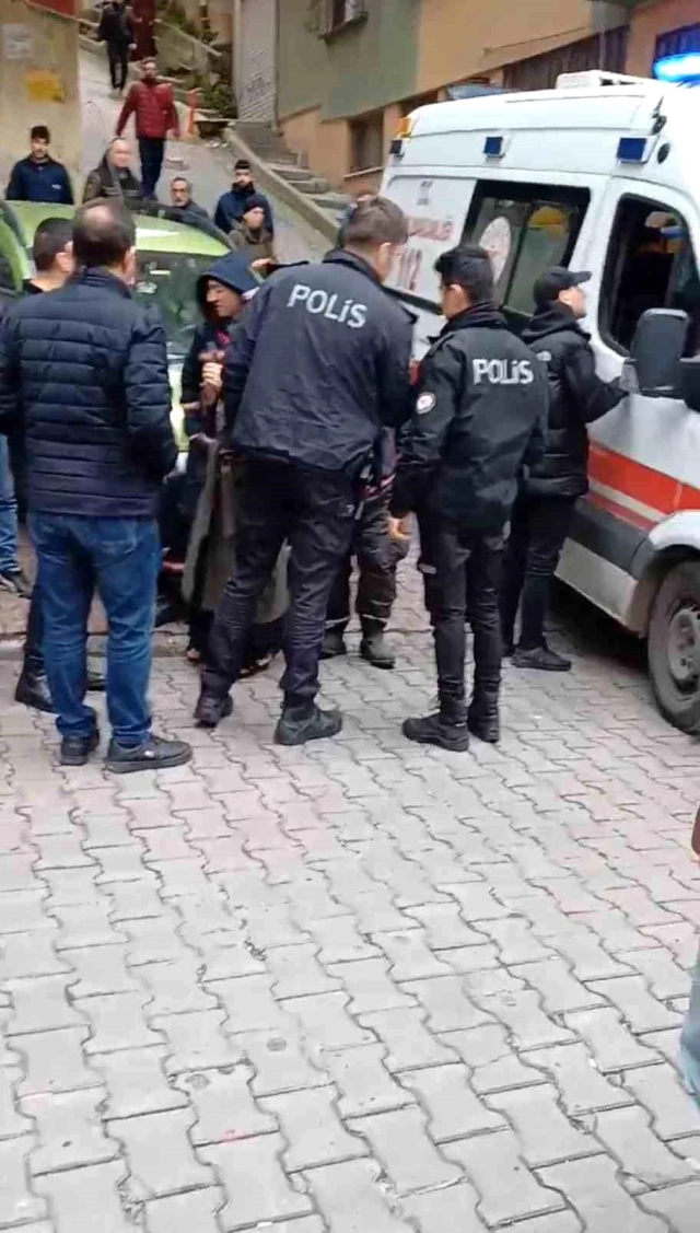 Kağıthane'de kız meselesi kavgası: Arkadaşının başına bıçak sapladı