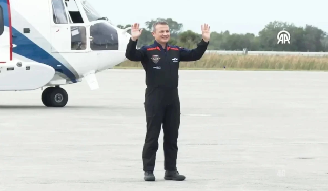 İlk Türk Astronot Alper Gezeravcı, sosyal medya hesabından uzayla ilgili kendisine gelen soruları yanıtladı