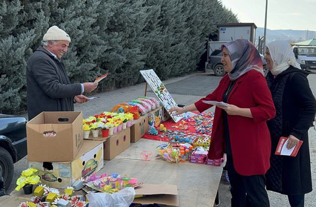 Anne ve kızı aynı mahalleden muhtar adaylığı için yarışıyor