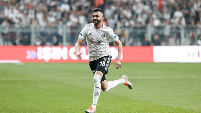 Maça damga vurdu! Aboubakar ve Ghezzal, sahaya adım atar atmaz neye uğradığını şaşırdı