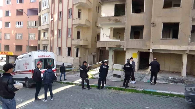 Şanlıurfa'da metruk binada genç kız cesedi bulundu