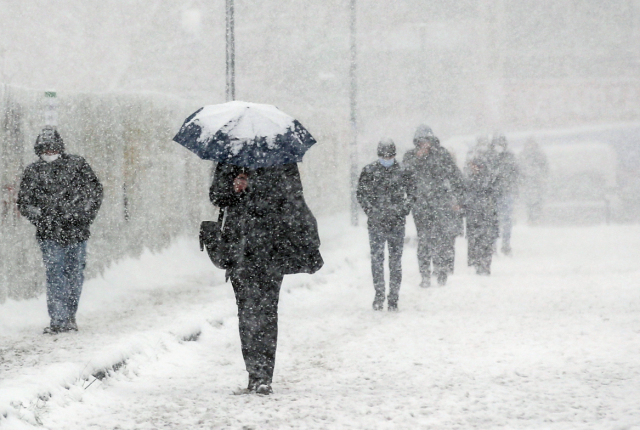 Meteoroloji'den art arda uyarılar! Sıcaklık 7 derece birden düşecek, kar kalınlığı 50 cm'yi bulacak