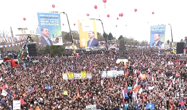 Cumhurbaşkanı Erdoğan'dan Konya'da gövde gösterisi! Seçim mitingine 110 bin kişi katıldı