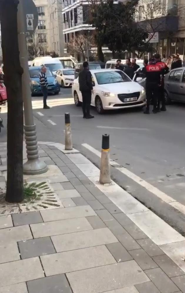 Polis memuru, yol verme tartışması yaşadığı sürücüyü bacağından vurdu