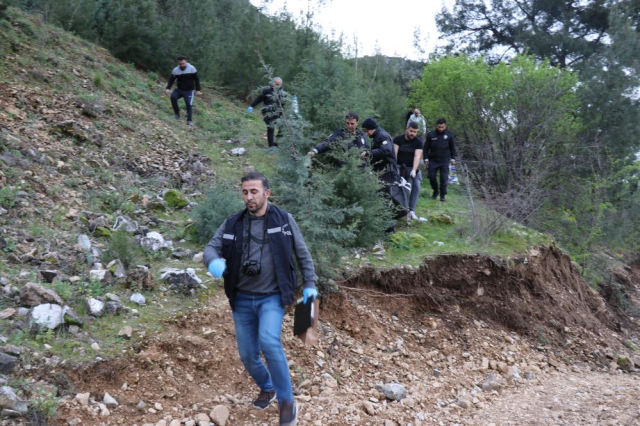 Ormanda mantar aradıkları sırada sızdığını sandıkları kişinin göğsünden vurulmuş olduğunu gördüler