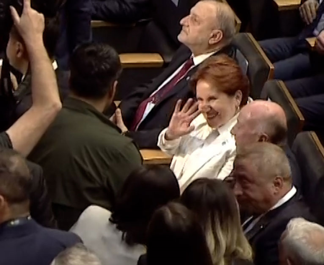 İYİ Parti'de kurultay günü! Akşener, veda konuşmasını yapmak için salona giriş yaptı