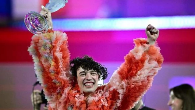 Eurovision'da LGBT+ propagandası! Nemo'ya birinciliği tüylü ceketi ve saten eteği getirdi