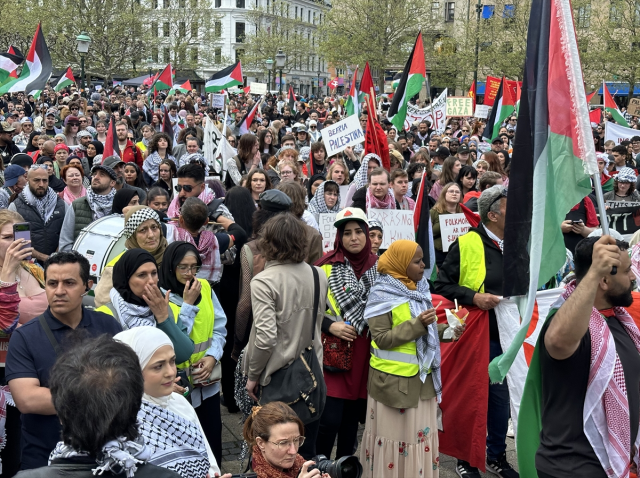 İsveç'te on binlerce kişi, İsrail'in Eurovision Şarkı Yarışması'na katılımını protesto etti