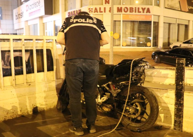 Henüz ömürlerinin baharındaydılar! Araç kamerası iki gencin ölümünü böyle kaydetti